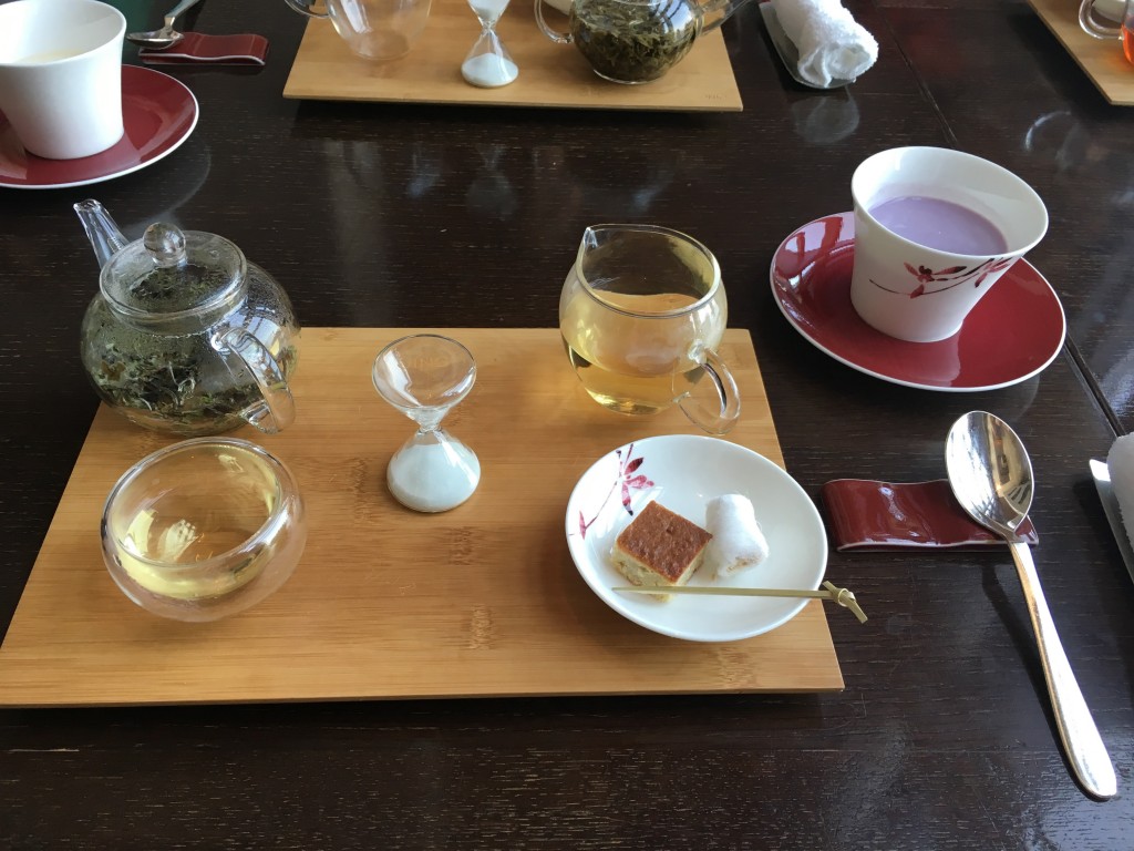 マンダリンオリエンタル東京 センスティーコーナーで味わう高級中国茶。アフタヌーンティーとは一味違った優雅な時間！